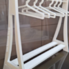 cabideiro branco acetinado