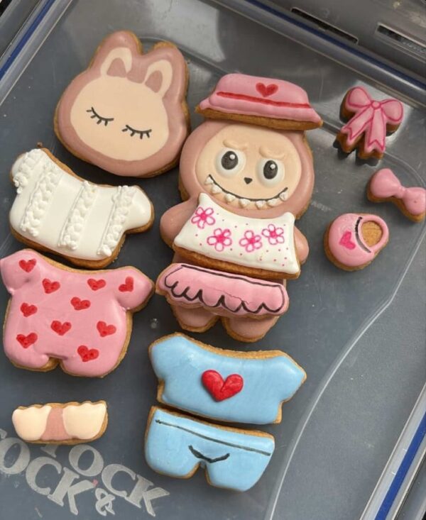 Cortador de Biscoito Kit Labubu - Boneca + 11 acessórios - Imagem 3